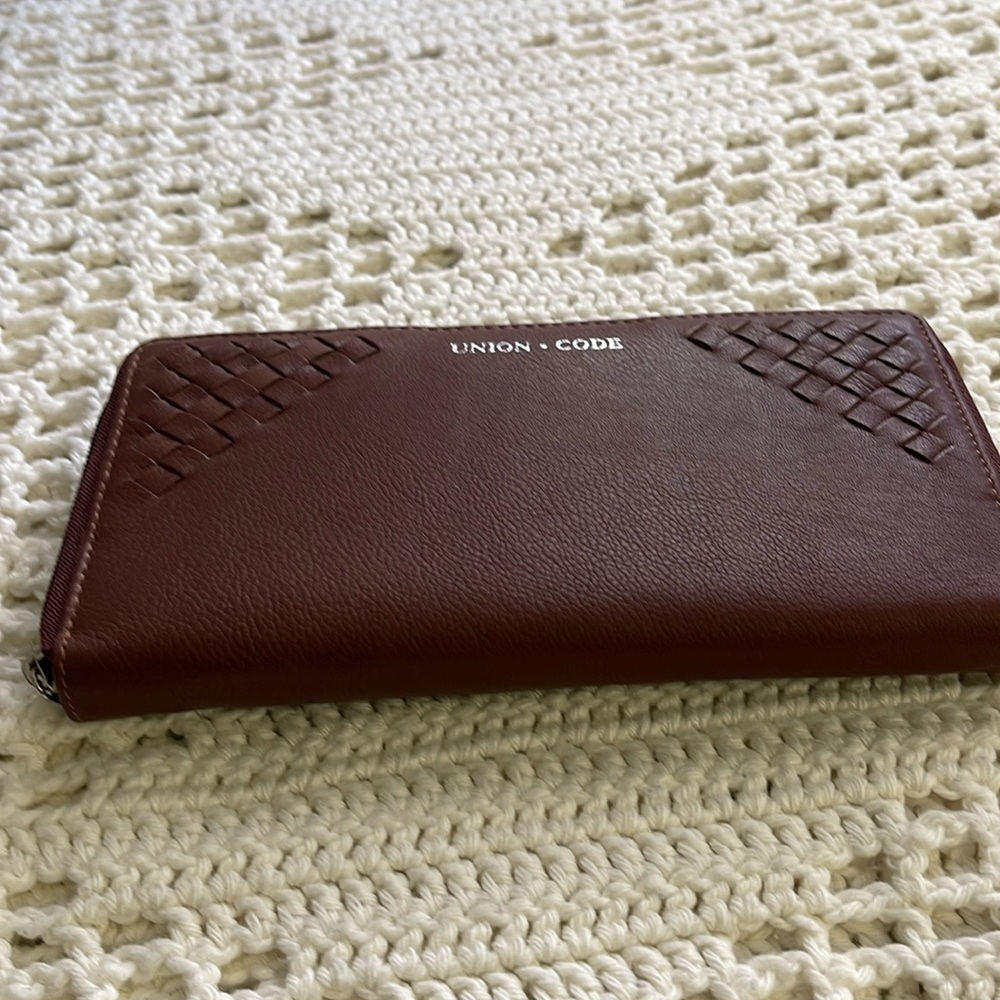 Ladies RFID brown wallet with corner braid detail